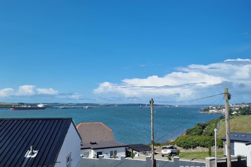 Sea View Luxury 5 Star Cottage Near Milford Marina ミルフォード・ヘブン エクステリア 写真