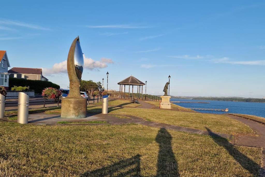 Sea View Luxury 5 Star Cottage Near Milford Marina ミルフォード・ヘブン エクステリア 写真
