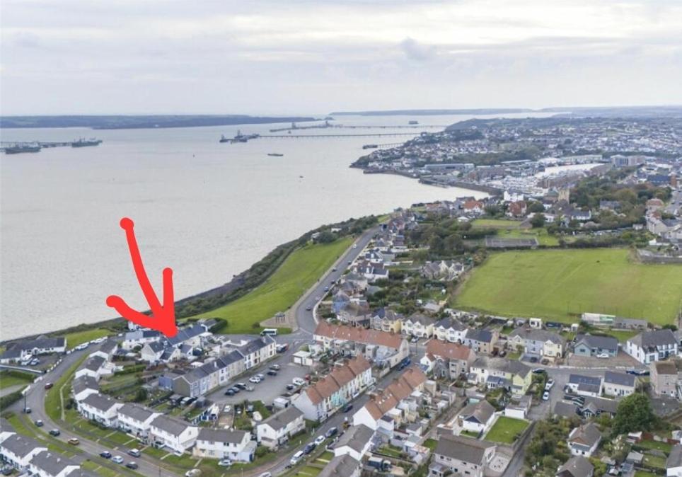 Sea View Luxury 5 Star Cottage Near Milford Marina ミルフォード・ヘブン エクステリア 写真